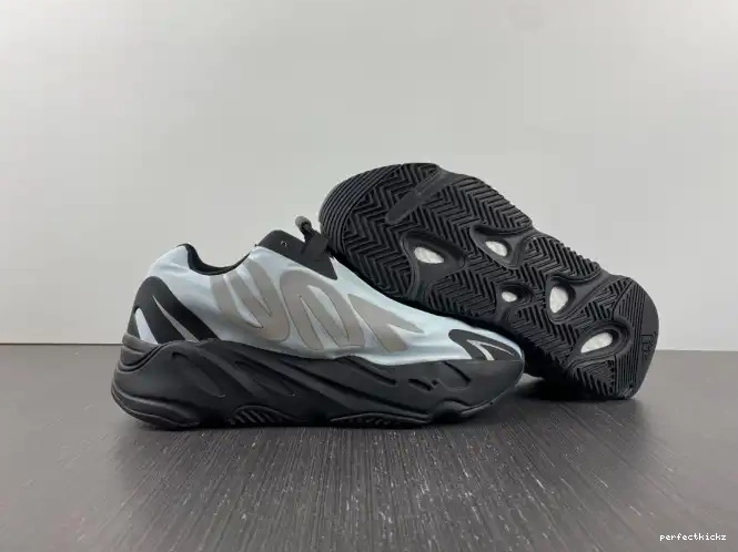 Blue MNVN Tint Boost Yeezy GZ0711 Adidas 700 0609